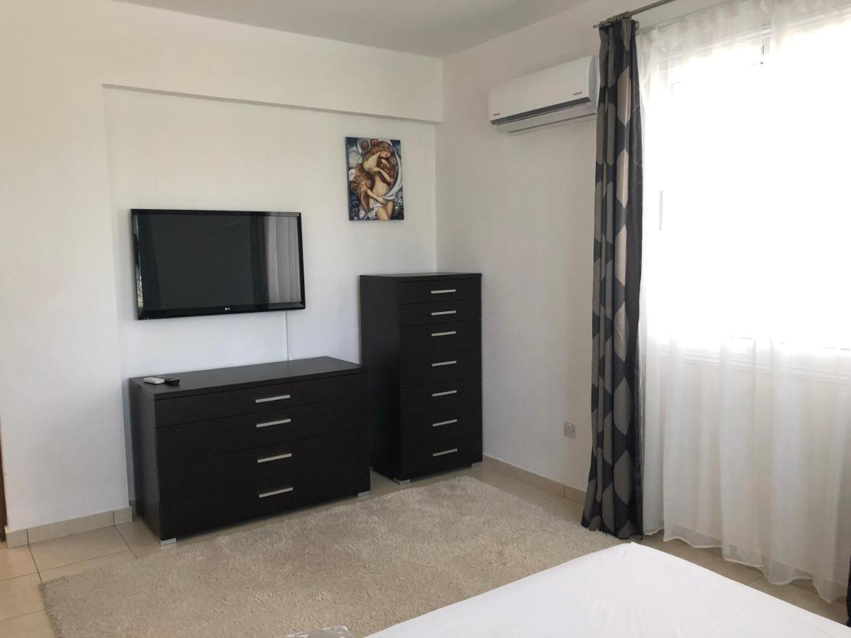 Villa Andy-350 M From The Beach 라르나카 외부 사진