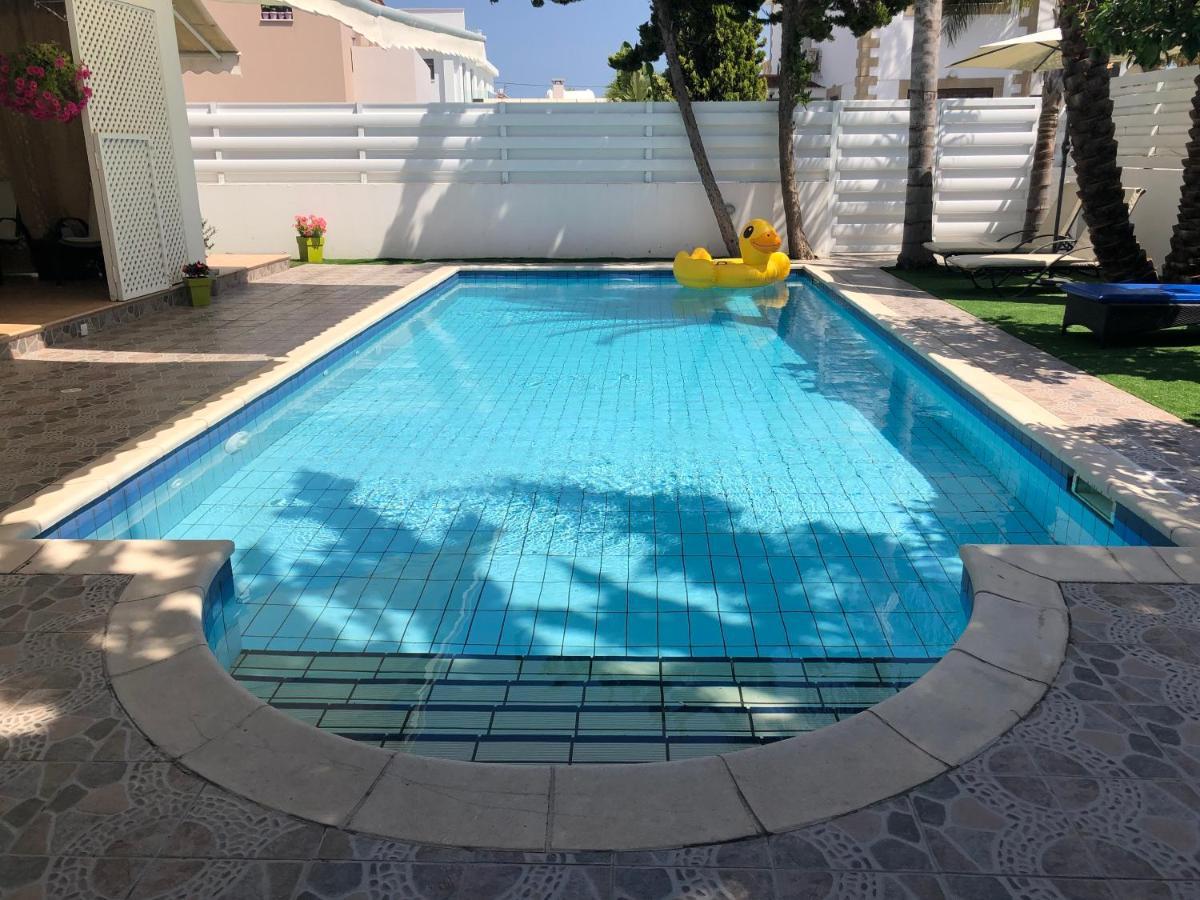 Villa Andy-350 M From The Beach 라르나카 외부 사진