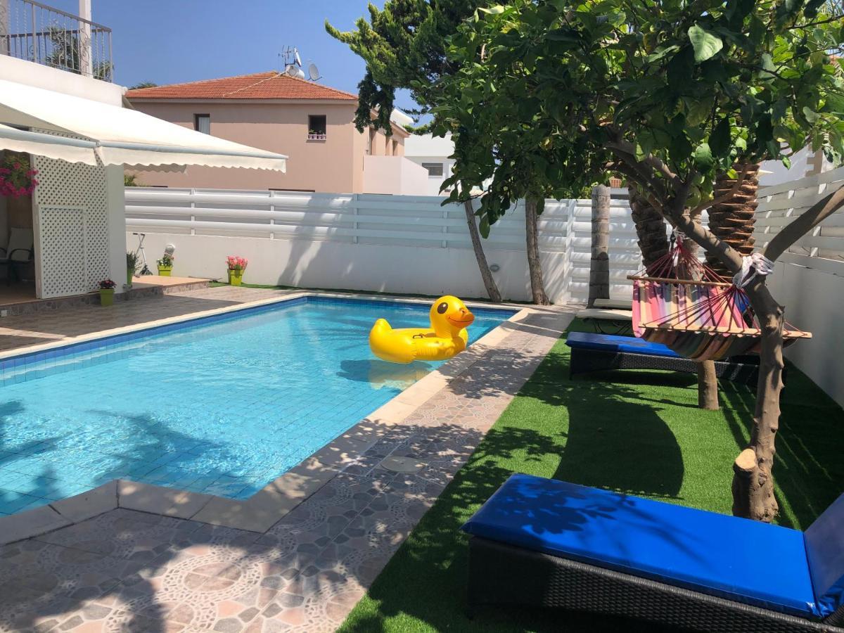 Villa Andy-350 M From The Beach 라르나카 외부 사진